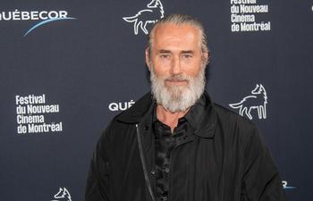 PHOTOS : Tapis rouge pour la satire politique Rumeurs, avec Roy Dupuis